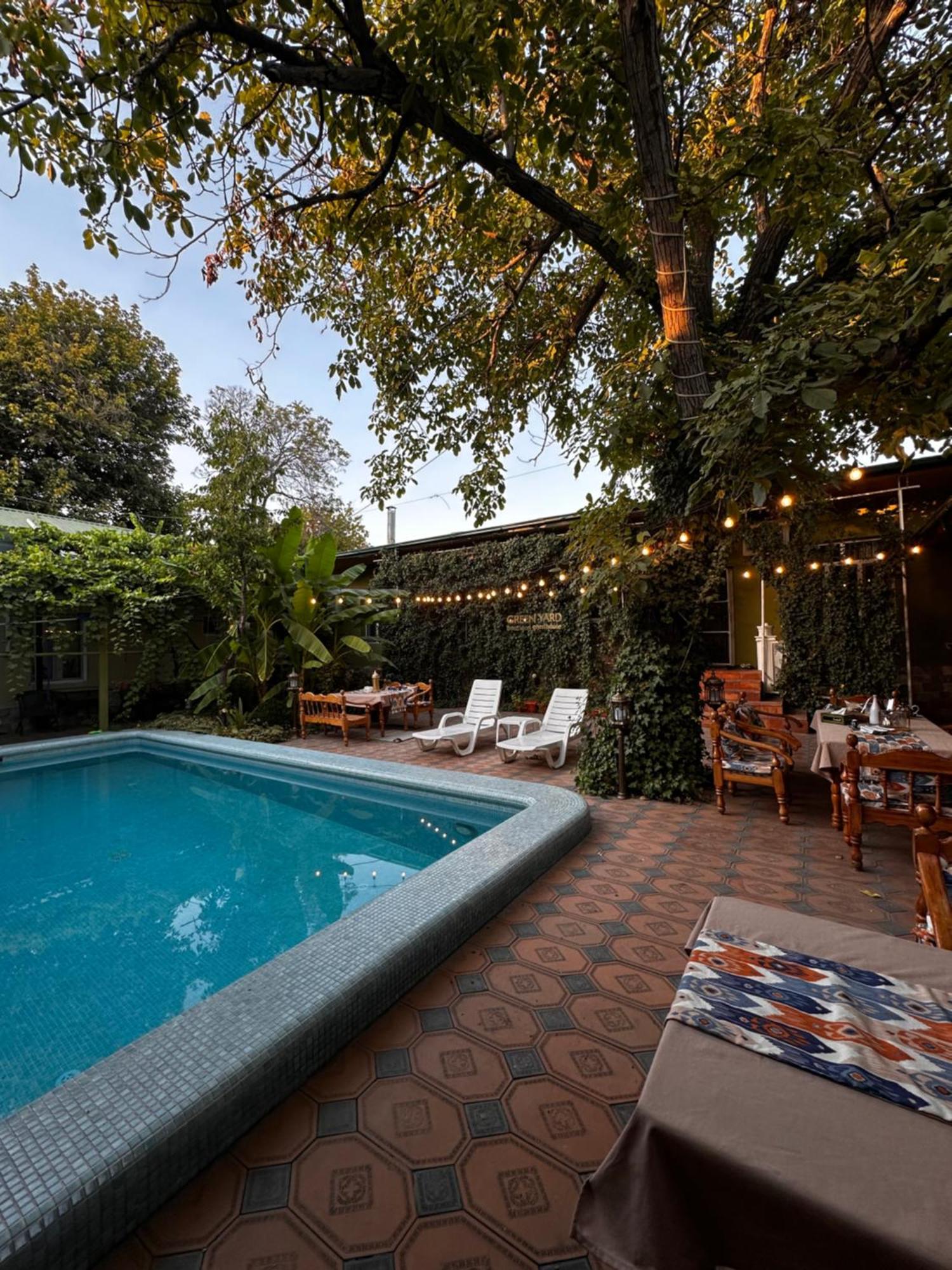 Green Yard Boutique Guesthouse Tashkent Ngoại thất bức ảnh