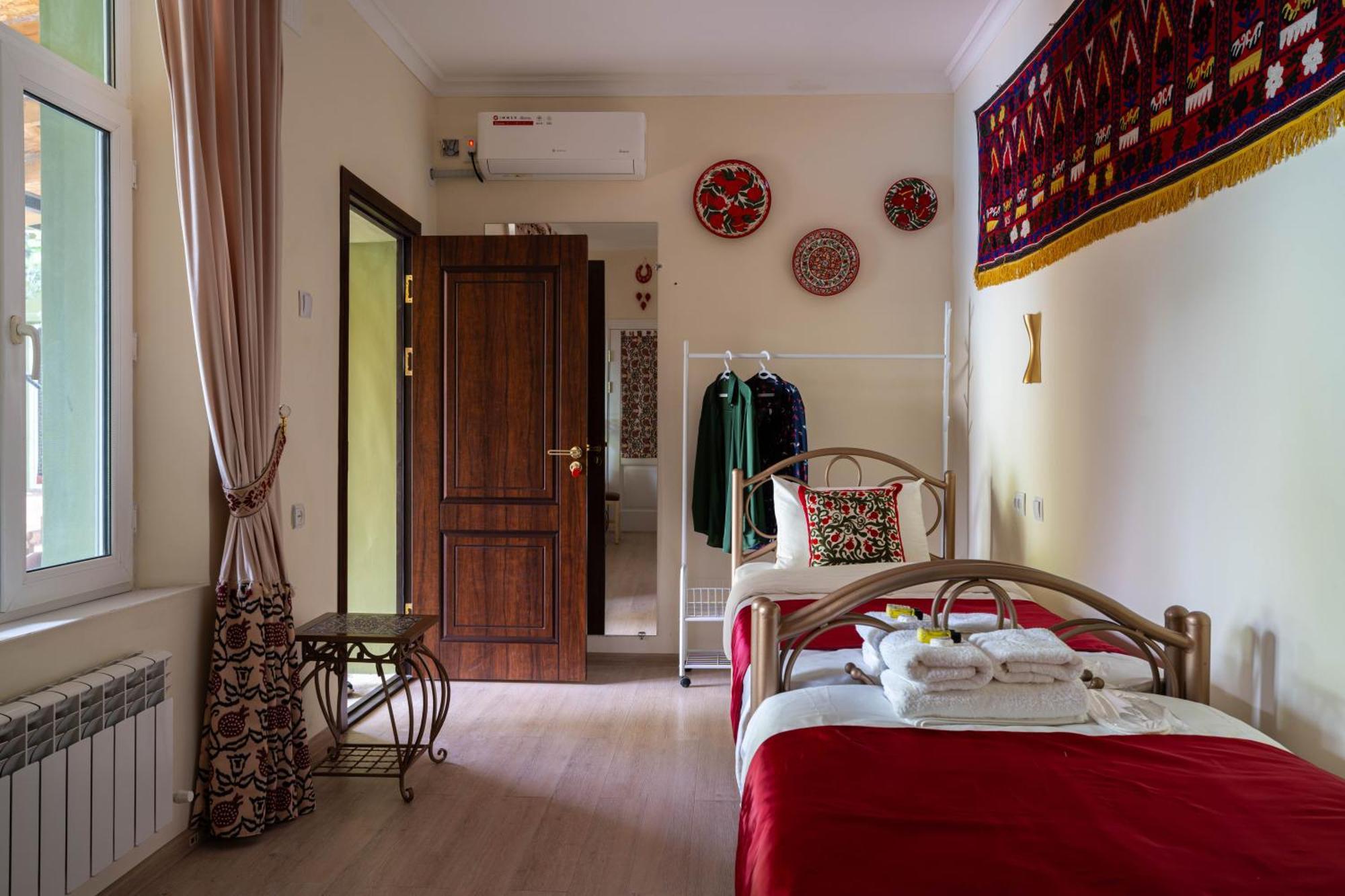 Green Yard Boutique Guesthouse Tashkent Ngoại thất bức ảnh